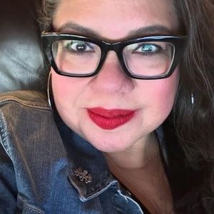 Meet your Posher, Mayra